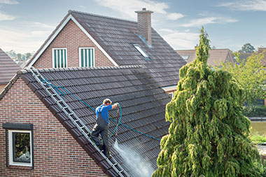 Expert Fox Island HOA roof cleaning in WA near 98333