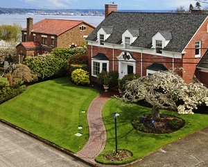 Fox Island Shingle Roof Cleaners